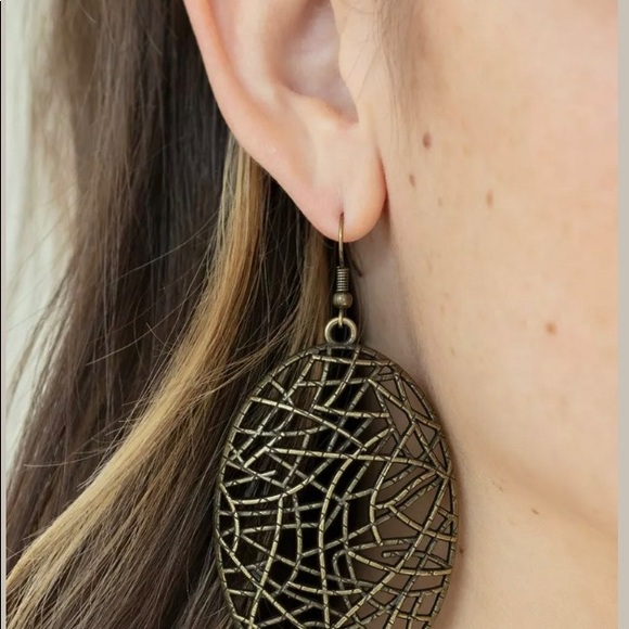 Paparazzi way out of line copper earrings - Picture 2 of 2